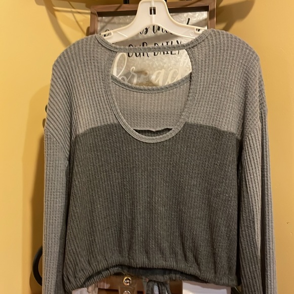 Hollister size Small waffle knit top. - Picture 2 of 6